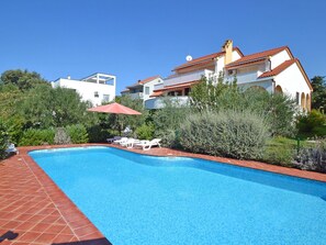 L'Eau, Plante, Ciel, Propriété, Piscine, Bâtiment, Bleu Azur, Arbre, Loisir, Zone Résidentielle