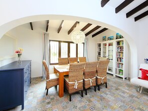 Property, Room, Building, Interior Design, Furniture, Dining Room, House, Ceiling, Real Estate, Home