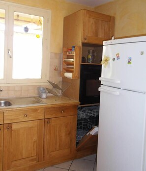 cuiisine (lave vaisselle,congélateur,four..)
