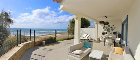 Beautiful townhouse with large terrace by the beach