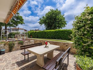 Möbel, Gartenmöbel, Tisch Im Freien, Schatten, Garten, Stuhl, Küche & Esszimmer Tisch, Landscaping, Garten, Zimmerpflanze