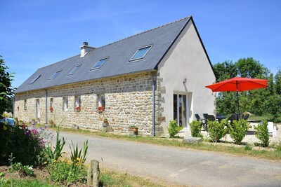 Large cottage 10 people near downtown Quimper