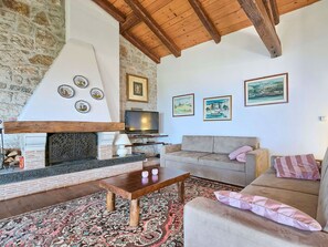 Bilderrahmen, Möbel, Eigentum, Couch, Holz, Interior Design, Fussboden, Wohnzimmer, Wand, Flooring