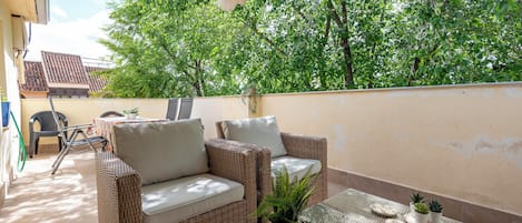 HUGE TERRASSE OVER LOOKING PASEO DE LA ERMITA AND OSA MAYOR. BUS STOP 50 M