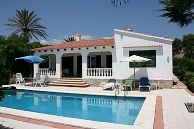 Villa am Strand mit privatem Pool und Garten
