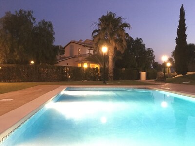 Lovely golf villa, quiet pool, table tennis, & free wifi, close to Club House