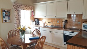 Kitchen/dining