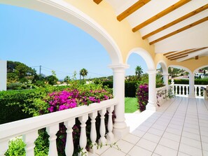 Eigentum, Grundeigentum, Gebäude, Haus, Die Architektur, Villa, Estate, Zuhause, Balkon, Pflanze