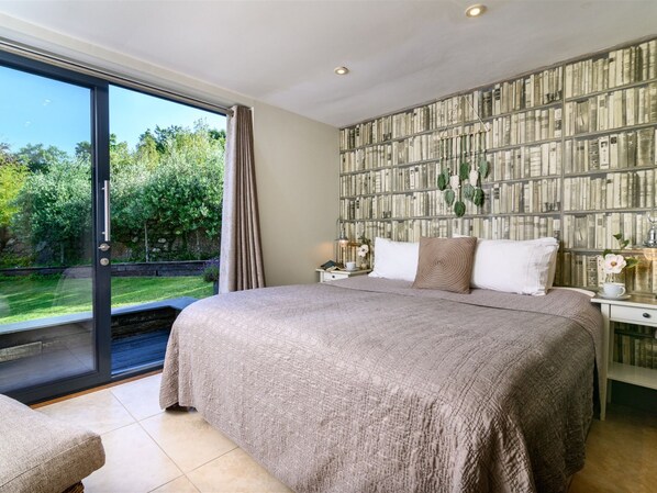 Master Bedroom with Patio doors to garden 