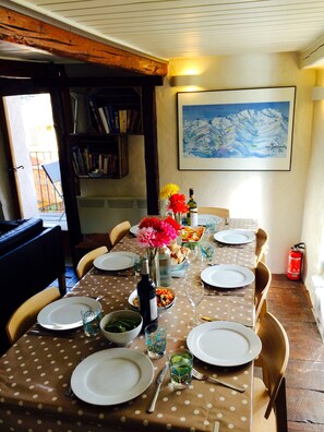 Comfortable dining are for 8