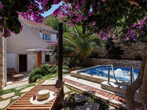 Plante, Bâtiment, L'Eau, Fleur, Fenêtre, Architecture, Maison, Mur, Piscine, Immobilier