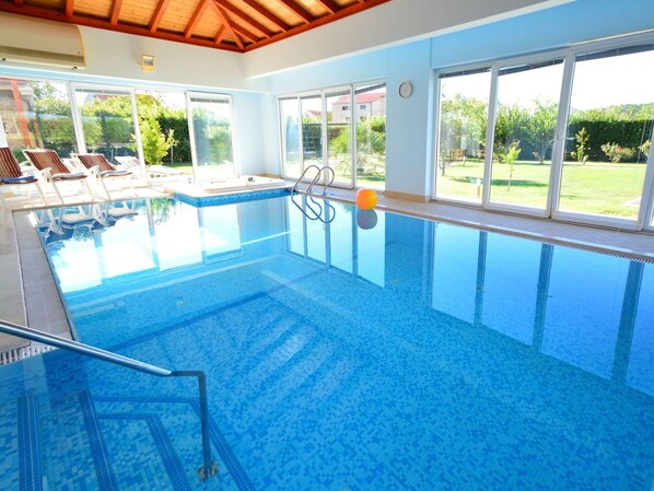 Swimming Pool, Property, Leisure Centre, Building, Leisure, Real Estate, Resort, Room, House, Swimming Machine