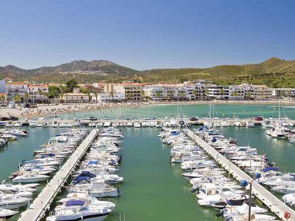 Water, Sky, Daytime, Azure, Building, Coastal And Oceanic Landforms, Body Of Water, Landscape, Beach, Natural Landscape