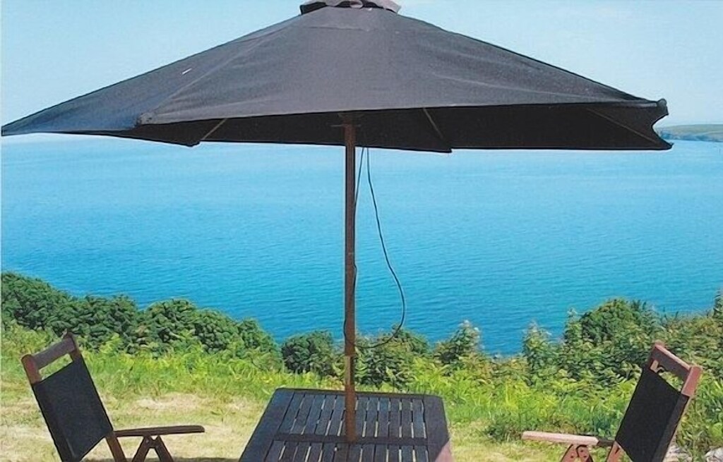 accommodation poppit sands