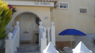 Encantadora casa de pueblo de Gran Alacant de 3 pisos cerca de la playa de Carabassi