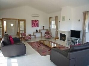 Spacious living room