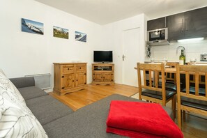 Modern Studio Living Room