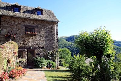 cabaña de campo francesa con encanto en el sur de Auvernia, 2 dormitorios (para 3)