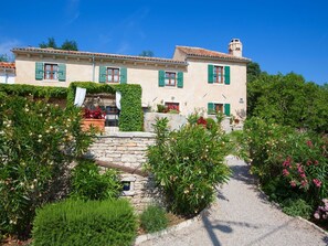 Propriété, Maison, Zone Résidentielle, Bâtiment, Domicile, Immobilier, Quartier, Ville, Chalet, Village