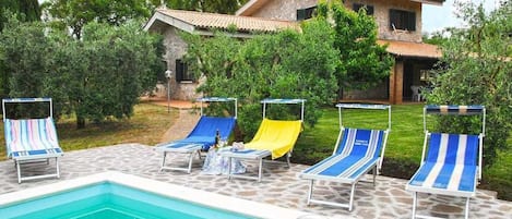 Facade/entrance,Pool view