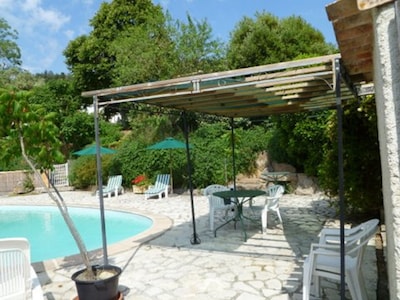 French Farmhouse 1, 2 or 3 bedroomed accommodation, private pool & tennis court