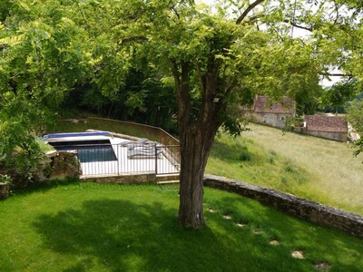 La piscine vue de la terrasse privative de la chambre Marqueyssac