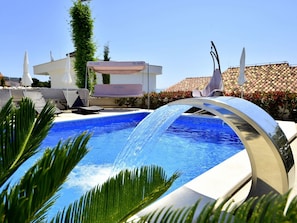 Sky, Water, Plant, Property, Daytime, Building, Azure, Green, Tree, Botany