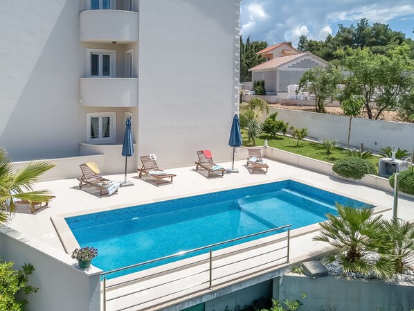 Propriété, Piscine, Maison, Bâtiment, Immobilier, Appartement, Architecture, Zone Résidentielle, Condominium, Villa