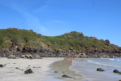 Cornish Coastal Cottage in a Fabulous Location two mins from the SW Coastal Path