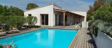 Villa Coucou les Amis avec piscine et proche de Plage de Villata