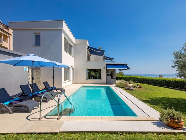Plante, Ciel, Propriété, Bâtiment, Piscine, L'Eau, Bleu Azur, Bleu, Fenêtre, Ombre