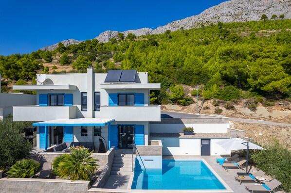 Villa Allegra with private pool, 3 bedrooms, 2.5 bathrooms, and amazing view