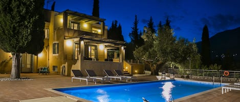 Phivos Villa by night