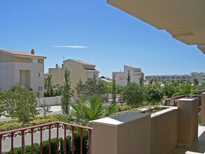 Zone Résidentielle, Propriété, Appartement, Immobilier, Jour, Bâtiment, Balcon, Quartier, Architecture, Domicile