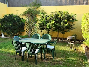 Green, Property, Table, Furniture, Garden, Outdoor Table, Yard, Grass, Backyard, Tree