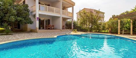 Water, Plant, Building, Sky, Property, Swimming Pool, Azure, Cloud, Tree