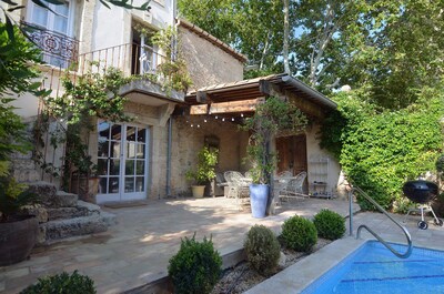 Hermosa casa de pueblo con piscina climatizada, aire acondicionado, cerca de Pezenas, Languedoc