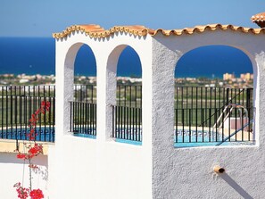 Bleu, Cambre, Bleu Azur, Propriété, Architecture, Bâtiment, Immobilier, Fenêtre, Maison, Façade