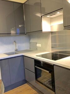 lux int. design apart. 5min walk to cable car, 2 min town square - deep cleaned