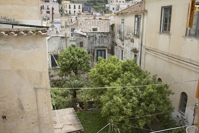 apartment/ flat with terrace in historical center Amalfi
