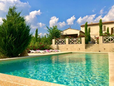 Beautiful Villa with heated pool 8 p. with breathtaking panoramique views