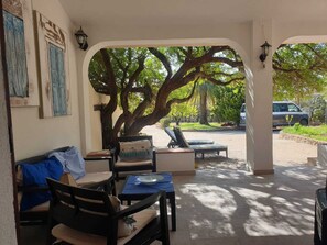 vista veranda e giardino