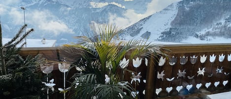 Immense balcon plein sud face à la chaine de l'Oisans 