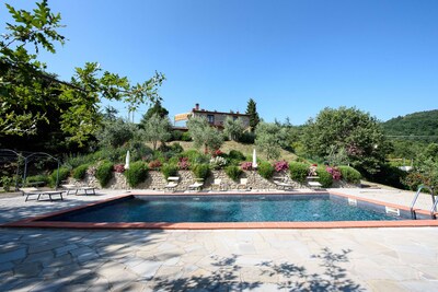 Villa para 10 personas con piscina con una vista "verdaderamente maravillosa" al lago Trasimeno 