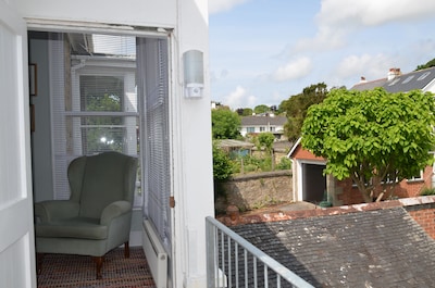 Delightful quiet space, very close to the town & promenade. 