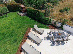 Pflanze, Grundstueck, Urban Design, Gras, Biome, Ground, Landschaft, Grundeigentum, Gartenmöbel, Blumentopf