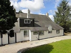 Rear view of The Old Farmhouse