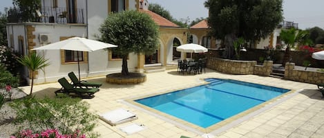 Balmill Villa, with private garden and pool