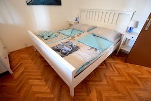 Schlafzimmer 2