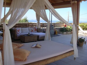 Hanging bed villa Valentine